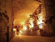 Один из коридоров, который также является одним из выставочных залов