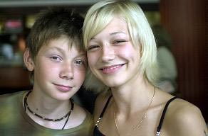 Vova(Artiom Bogucharskij) & Lilja(Oksana Akinshina)