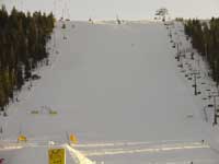 Вид на Стура Бакен (Большую Горку), «черную», снизу. Тут же – подъемник.