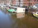 Amsterdam:вот такие домики на воде в центре города.